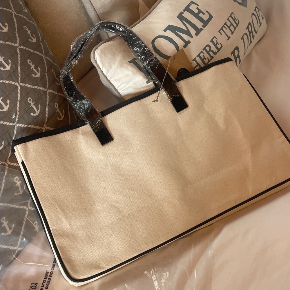 Stylish Tan Weekend Tote Bag - Picture 5 of 5